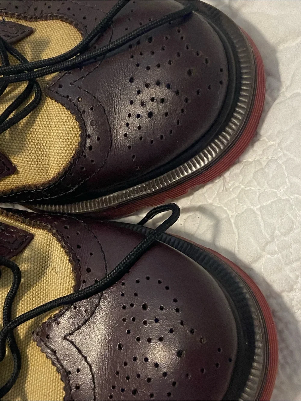 Dr. Martens size 7.5 40 Two-Tone Brogue Oxford - Burgundy & Cream Red Sole mens